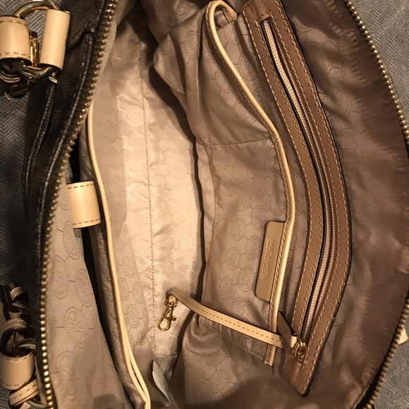 Handbag - Picture 2 of 2